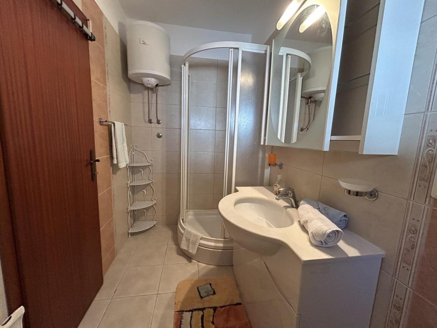 Azure Apartments By The Sea Near City Omiš Exterior foto